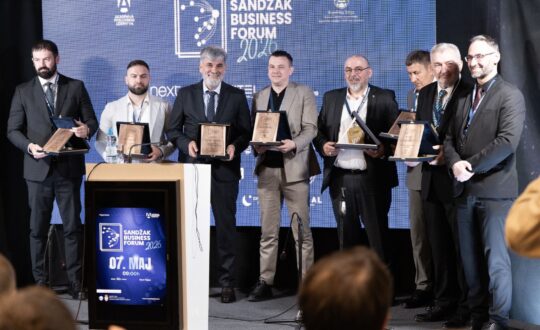 Rektor UNINP dodijelio priznanja privrednicima i kompanijama na Sandžak Business Forum-u 2026